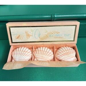 Vintage Box of 3 Pink & White SEASHELL SOAPS By Ben Rickert Bloomingdale's NIB